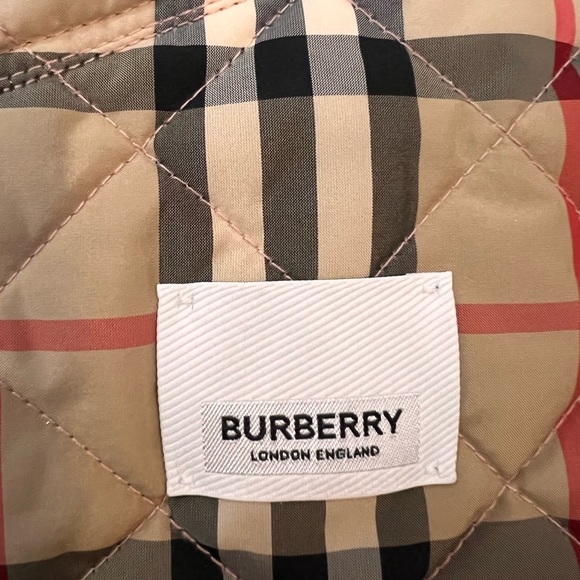 Girls pink Burberry jacket - Picture 3 of 5